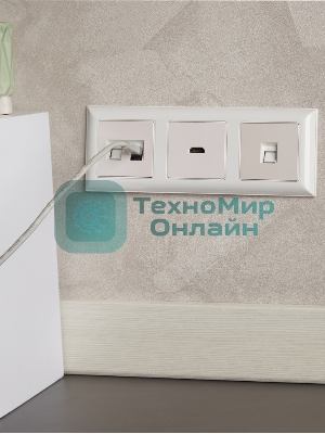 Рамка 3-местная IEK BRITE РУ-3-Бр DECOR 3D-форма белый/белый