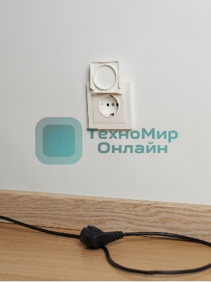 Розетка 1-местная IEK BRITE РСбш10-3-БрЖ с заземлением, с защитными шторками и крышкой, 16А, IP20, жемчуг