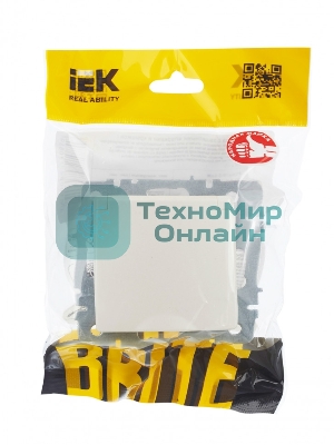 Розетка 1-местная IEK BRITE РСбш10-3-БрЖ с заземлением, с защитными шторками и крышкой, 16А, IP20, жемчуг