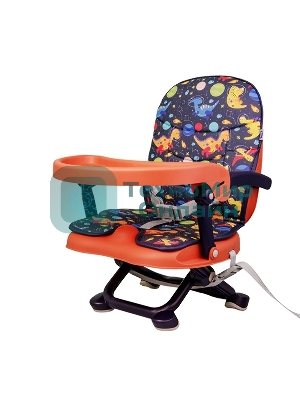 Стульчик для кормления BQ BCH012 Dinos. Стульчик-бустер BQ BCH012. Гипоалергенные безопасные материалы/Съемный чехол из экокожи. Удобный, устойчив к загрязнению и легко моется/Съемная столешница/Безопасность малыша: устойчивая конструкция, нескользящие ножки, надежная фиксация на стуле, разделитель для ног для дополнительной фиксации/4 уровня высоты/Благодаря своей компактности, легкой сборке и наплечной лямке его можно брать с собой на природу, в гости или путешествие