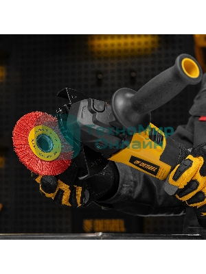 Щетка для УШМ Denzel 100 мм, плоская, нейлоновая щетина, посадка 22,2 мм