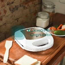 Сэндвичница Aresa AR-1205. 750 Вт. Термостойкий пластик со вставками из хромированной стали. Две сэндвичные формы.