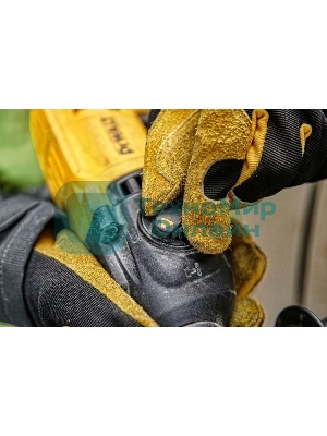 Перфоратор DeWalt D25033K-QS SDS-plus уд.:2.1Дж (кейс в комплекте)