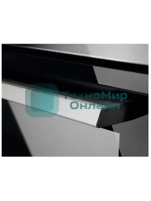 Духовой шкаф электрический Electrolux EOD3H70X серебристый