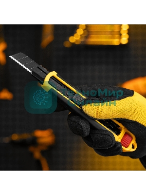 Нож Denzel 18 мм, сменное лезвие, SK4, корпус из ABS + TPR, торцевой зажим