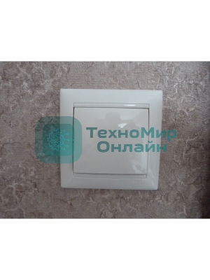 Выключатель Legrand 774401 Valena одноклавишный 10А белый