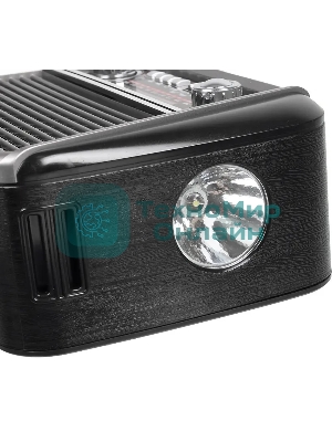 радиоприемник Ritmix RPR-065 серый Портативный трехдиапазонный радиоприемник FM / AM / SW, функция MP3-плеера (читает файлы с microSD/SD/USB носителей), яркий встроенный фонарь, питание от встроенного аккумулятора, от сети 220В, от батареек типа D (2 штуки, в комплект не входят), телескопическая антенна 360° для уверенного приема, AUX IN.