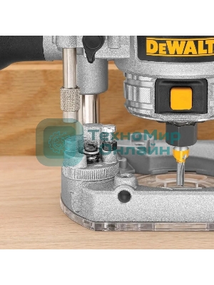 Фрезер DeWalt D26203. 900 Вт,16000-27000 об/мин,ход-55 мм