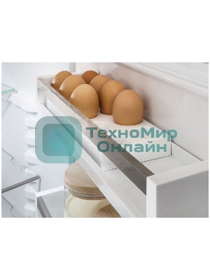 Холодильник Liebherr Pure CNsdc 5703-22 001 серебристый SmartSteel двухкамерный 266/94л морозилка снизу