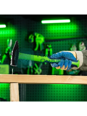 Молоток слесарный Сибртех 800 г, фибергласовая обрезиненная рукоятка