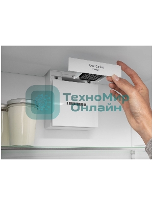 Холодильник Liebherr Pure CNsdc 5703-22 001 серебристый SmartSteel двухкамерный 266/94л морозилка снизу