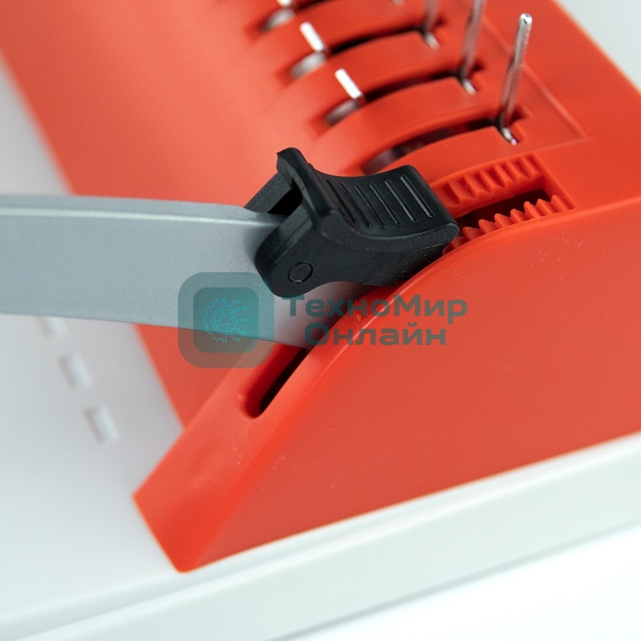 Переплетчик Heleos БП9п бело-красный (БП9ПБК) A4/перф.9л.сшив/макс.150л./пластик.пруж. (6-19мм)