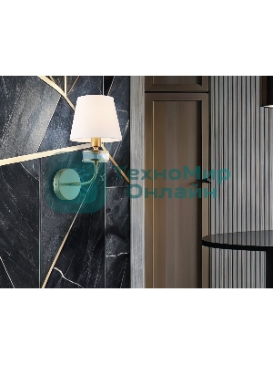 Настенный светильник Ambrella light LH71255 BS/WH латунь/белый E14 max 40W 210*160*310