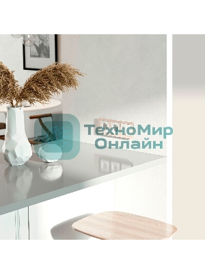 Розетка с заземлением и шторками (белый)