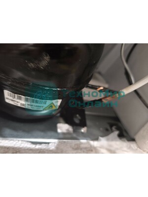 (На запчасти, битый компрессор) Морозильная камера Бирюса 412 белый, 80л, 3 ящика