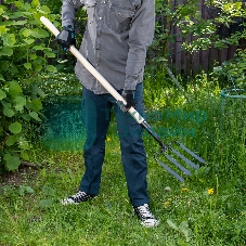 Вилы Россия 4-х рогие 190 х 220 мм широкий зуб, удлиненная тулейка 63804