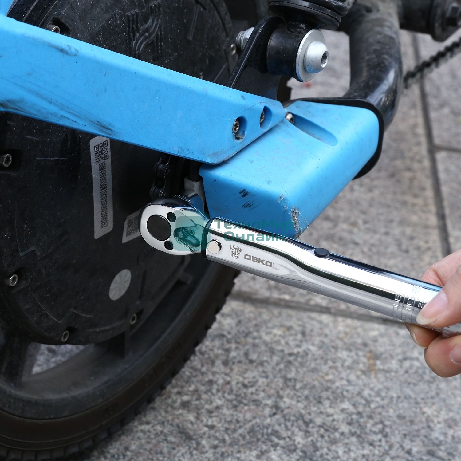 Ключ динам. Deko DKTW01 1/4