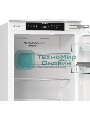 Встраиваемый холодильник Gorenje NRKI517E82WF, полезный объем 244 л, электронное управление, цифровой дисплей, автоматическое размораживание No Frost, быстрое замораживание, интенсивное охлаждение, зона свежести с контролем влажности, инверторный компрессор, энергоэффективность А+