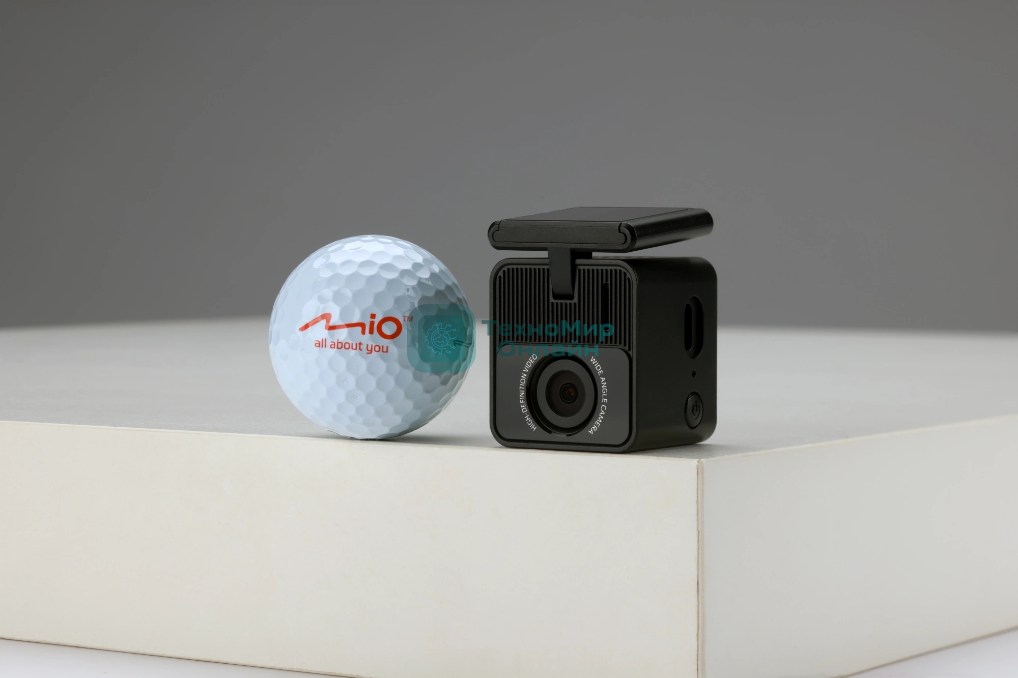 Видеорегистратор Mio MiVue J20 черный 4Mpix 1920x1080 1080p 150гр. SSC3337DE