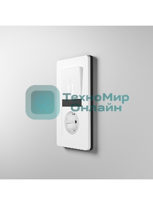 Розетка с заземлением и шторками (белый)