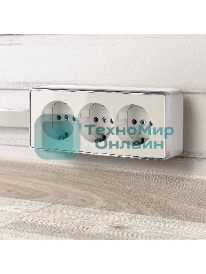 Розетка тройная с заземлением и шторками Gallant (слоновая кость)