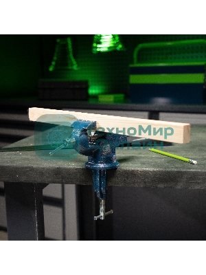 Тиски слесарные Сибртех, настольные, поворотные, ширина рабочих губок 50 мм, наковальня