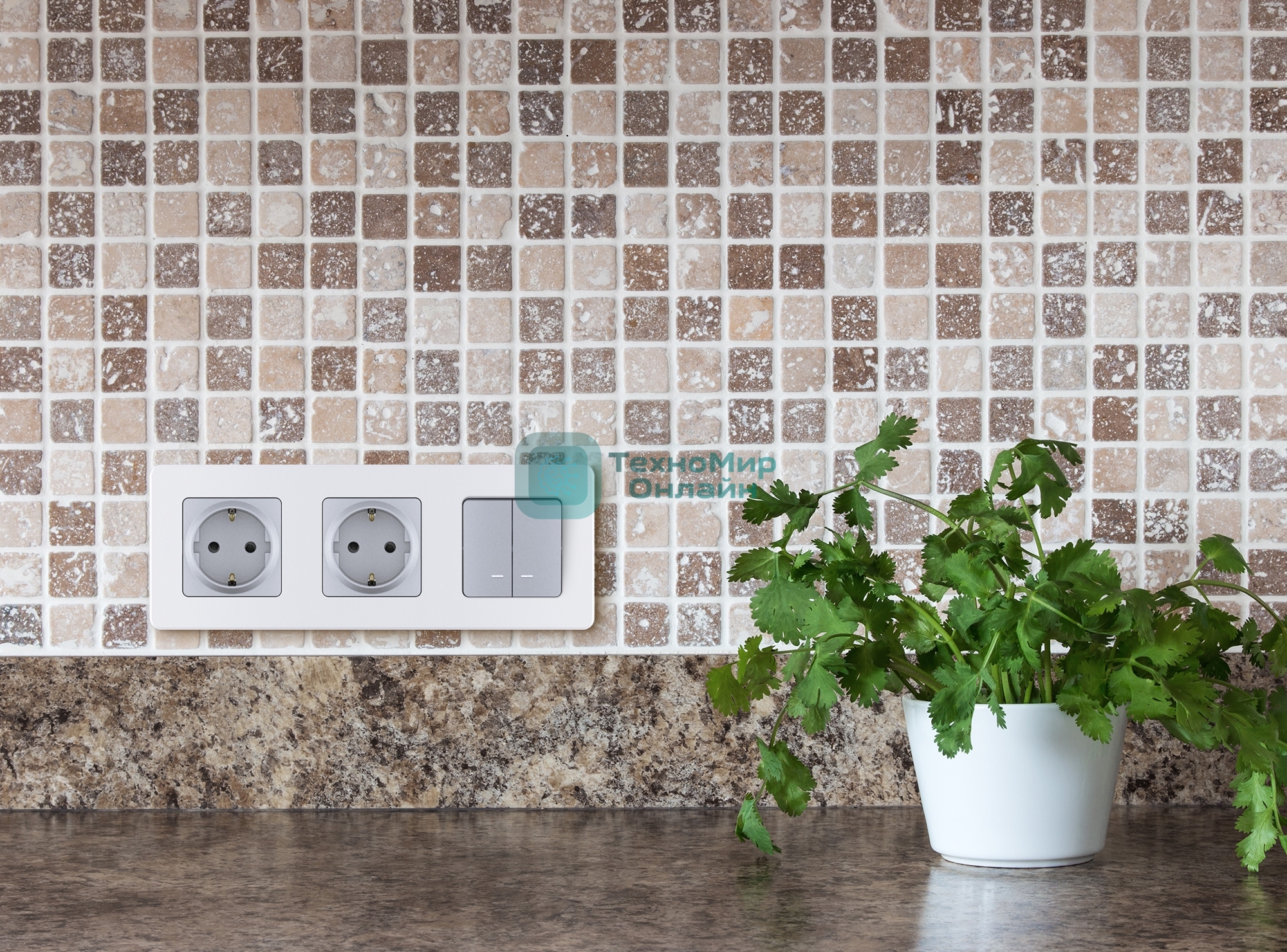 Розетка 2К+З немецкий стандарт 16А 250 В алюминий